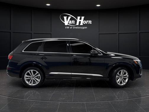 2025 Audi Q7 55 Prestige