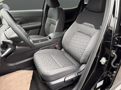 Super Black 2026 Nissan Kicks SV