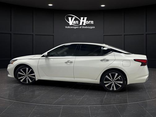 Pearl White Tricoat 2020 Nissan Altima Platinum Intelligent AWD