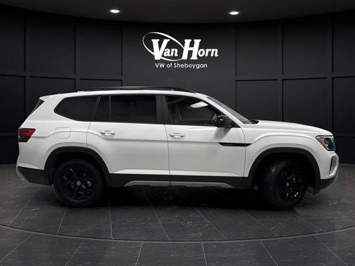 2024 Volkswagen Atlas 2.0T SEL