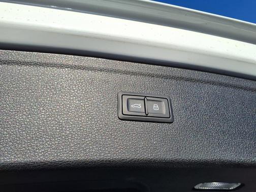 2022 Audi Q5 45 S line Premium