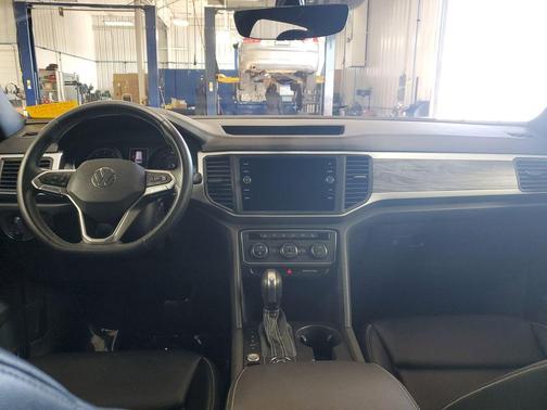 2021 Volkswagen Atlas Cross Sport 2.0T SE w/Technology 4MOTION