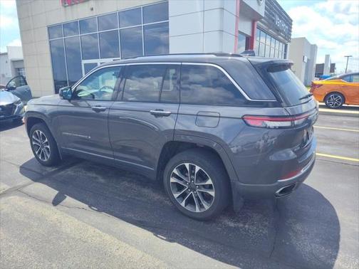 2022 Jeep Grand Cherokee Overland