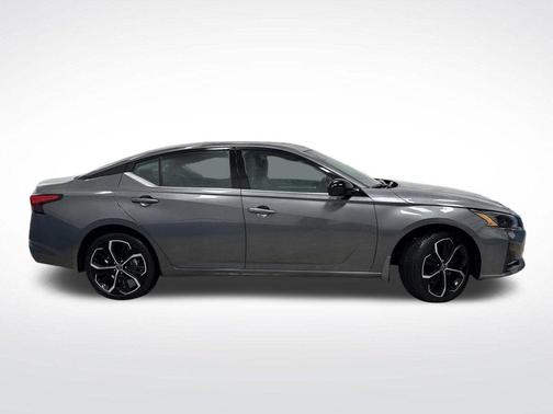 2025 Nissan Altima SR AWD