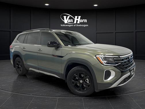 Green Pearl 2024 Volkswagen Atlas 2.0T SEL