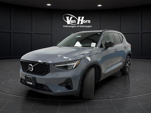 Fjord Blue Metallic 2023 Volvo XC40 B5 Plus Dark Theme