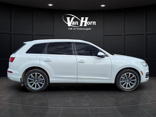 2019 Audi Q7 55 Premium Plus
