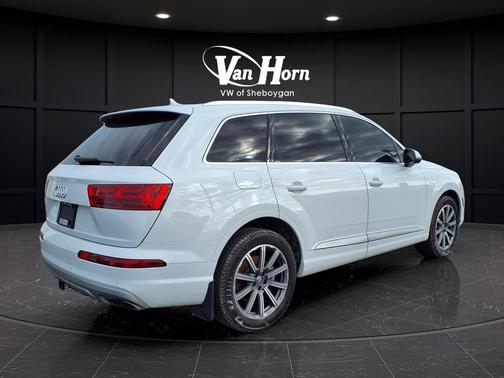 2019 Audi Q7 55 Premium Plus