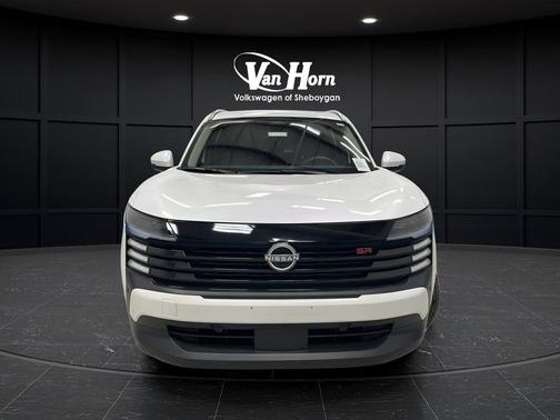 Aspen White Tricoat 2025 Nissan Kicks SR