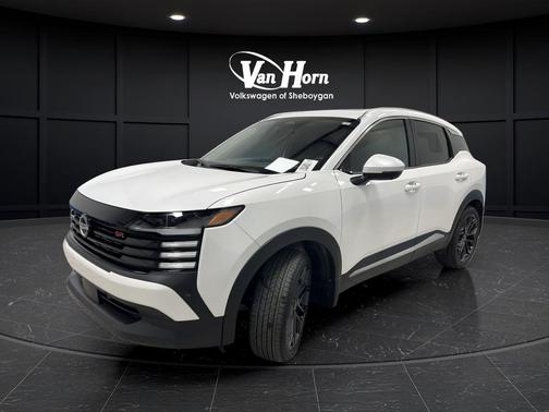 Aspen White Tricoat 2025 Nissan Kicks SR