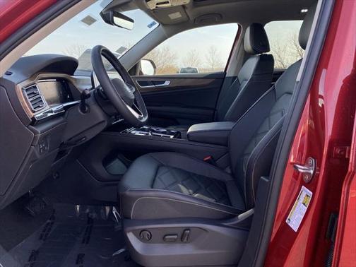 2025 Volkswagen Atlas 2.0T SE w/Technology 4MOTION
