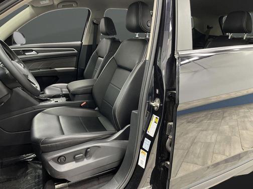 2022 Volkswagen Atlas 2.0T SE w/Technology