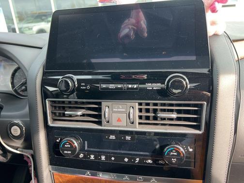 2024 Nissan Armada SL 4WD