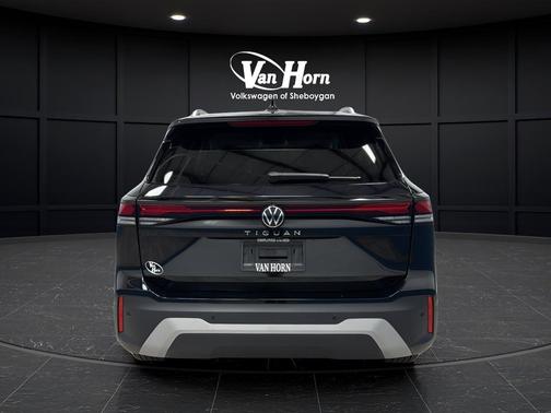 Deep Black 2025 Volkswagen Tiguan 2.0T S