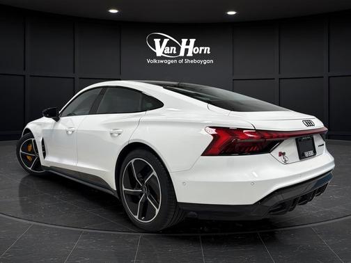 Ibis White 2024 Audi RS e-tron GT quattro