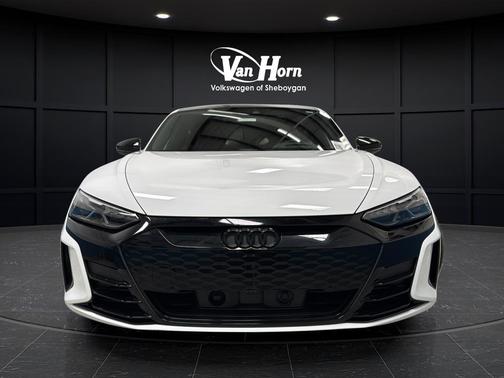 Ibis White 2024 Audi RS e-tron GT quattro