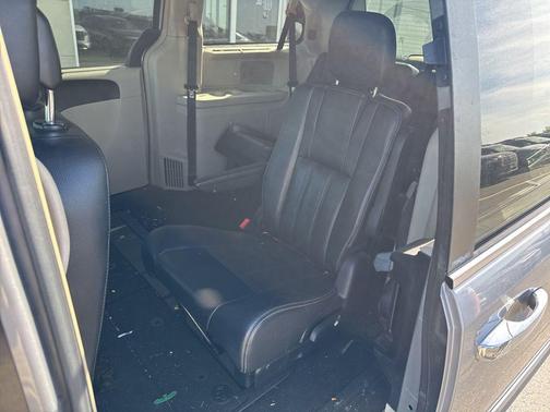 Billet Silver Metallic Clearcoat 2014 Chrysler Town & Country Touring-L