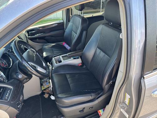 Billet Silver Metallic Clearcoat 2014 Chrysler Town & Country Touring-L