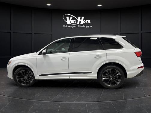 Glacier White Metallic 2025 Audi Q7 55 Premium Plus