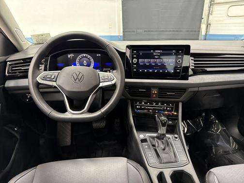 2025 Volkswagen Jetta 1.5T SE