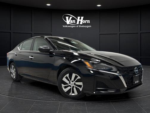 Super Black Clearcoat 2024 Nissan Altima S FWD