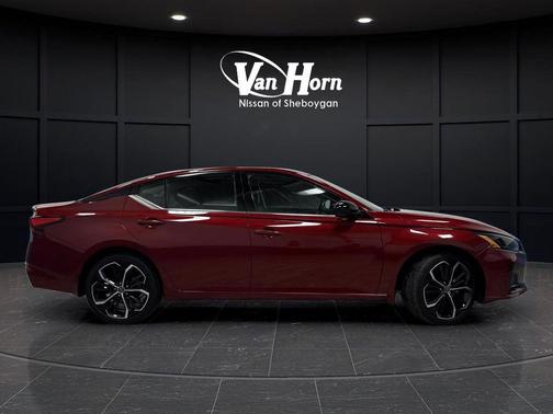 2023 Nissan Altima SR Intelligent AWD