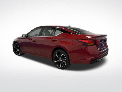 2023 Nissan Altima SR Intelligent AWD