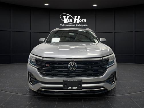 Silver Mist Metallic 2024 Volkswagen Atlas Cross Sport 2.0T SEL