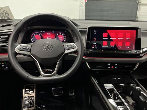 2024 Volkswagen Atlas 2.0T SE w/Technology 4MOTION