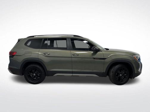 2024 Volkswagen Atlas 2.0T SE w/Technology 4MOTION