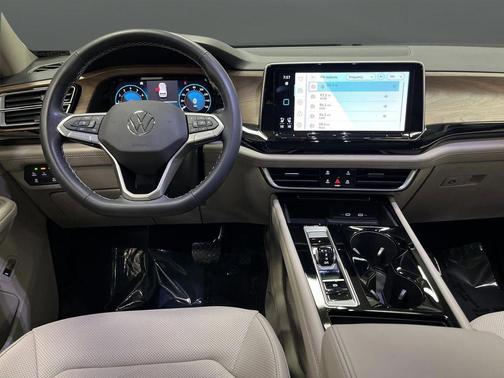 2024 Volkswagen Atlas 2.0T SE w/Technology 4MOTION