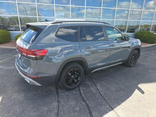 Pure Gray 2025 Volkswagen Atlas 2.0T Peak Edition