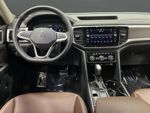 2023 Volkswagen Atlas 3.6L SE w/Technology