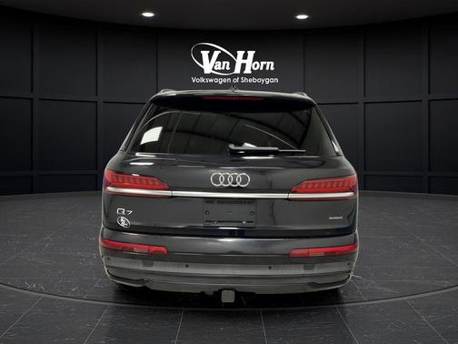 Orca Black Metallic 2020 Audi Q7 55 Premium Plus