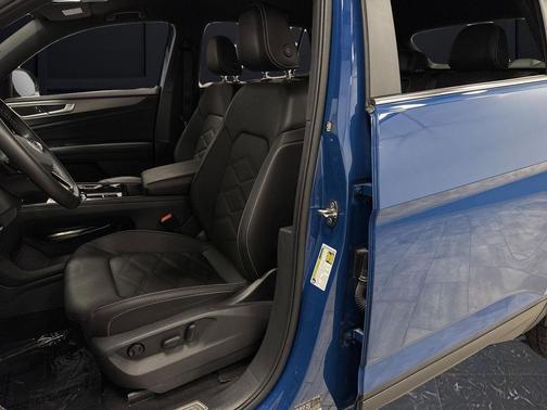 2025 Volkswagen Atlas Cross Sport 2.0T SE w/Technology 4MOTION