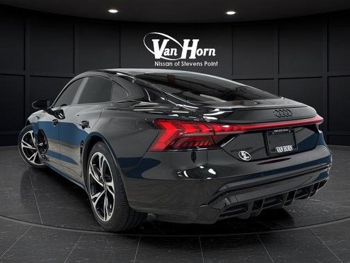 2023 Audi e-tron GT Premium Plus quattro