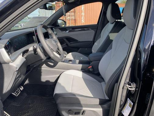2025 Volkswagen Tiguan 2.0T SE R-Line Black 4MOTION