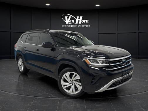 Deep Black 2023 Volkswagen Atlas 3.6L SE w/Technology