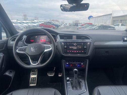2023 Volkswagen Tiguan 2.0T SE R-Line Black