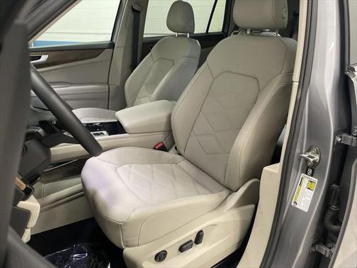 2024 Volkswagen Atlas 2.0T SE w/Technology 4MOTION