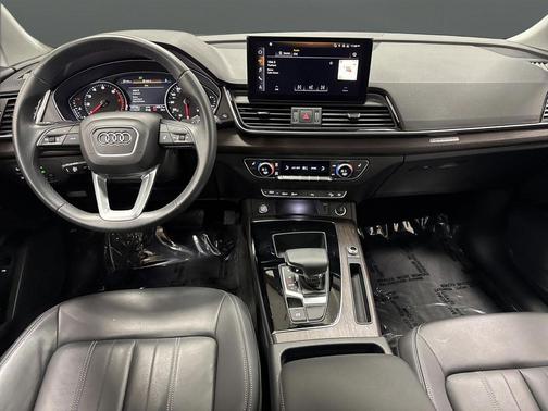 2023 Audi Q5 45 S line Premium