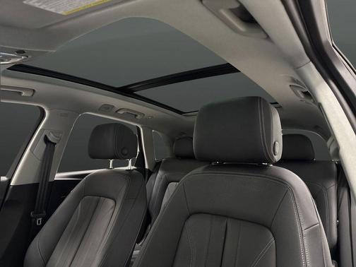 2023 Audi Q5 45 S line Premium