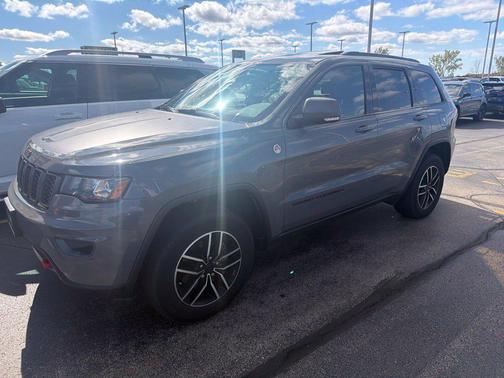 Sting-Gray Clearcoat 2019 Jeep Grand Cherokee Trailhawk