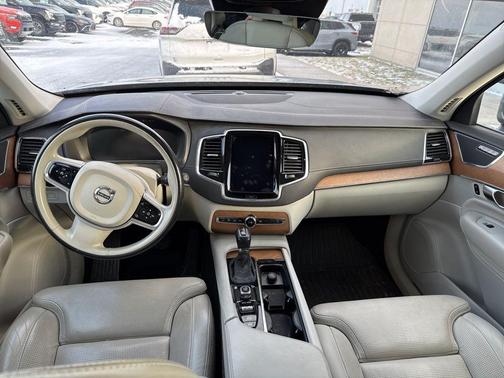 2018 Volvo XC90 T6 Inscription