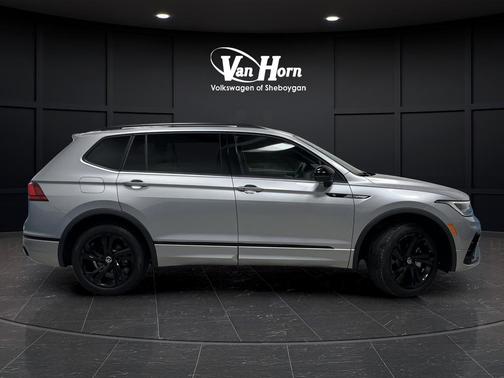 2024 Volkswagen Tiguan 2.0T SE R-Line Black 4MOTION