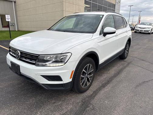 Pure White 2018 Volkswagen Tiguan 2.0T SE 4MOTION