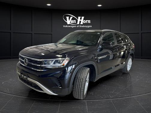Deep Black Pearl 2022 Volkswagen Atlas Cross Sport 3.6L V6 SE w/Technology