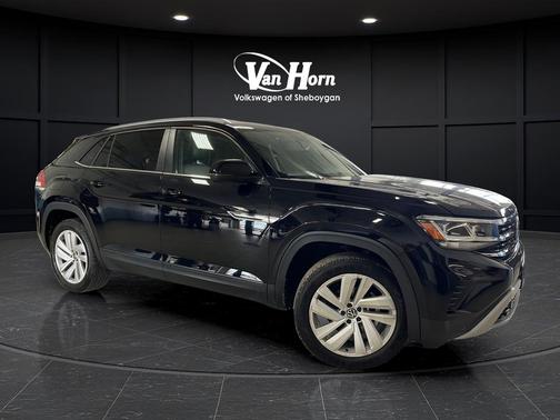 Deep Black Pearl 2022 Volkswagen Atlas Cross Sport 3.6L V6 SE w/Technology