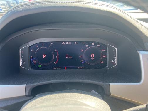 Deep Black Pearl 2022 Volkswagen Atlas Cross Sport 3.6L V6 SE w/Technology