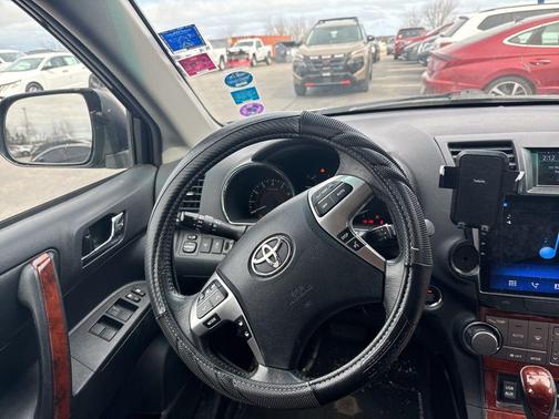 Magnetic Gray Metallic 2012 Toyota Highlander Limited